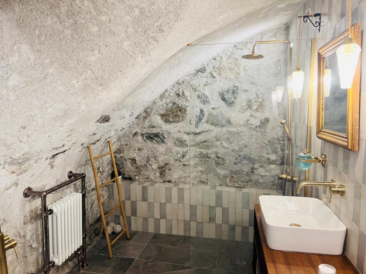 Superbe Appartement Au Chateau D'Allaman De 80M2 リュグラン エクステリア 写真